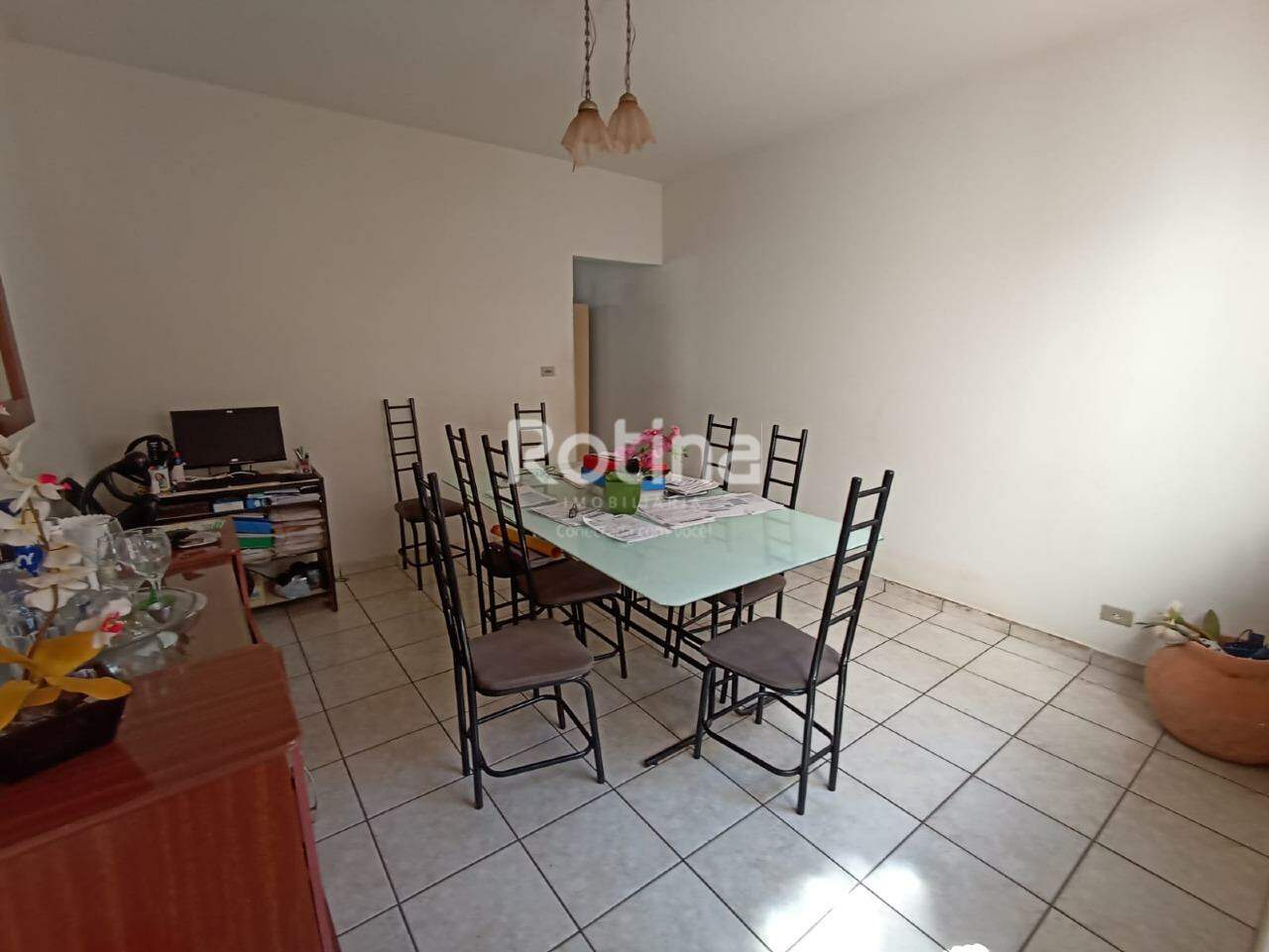 Casa à venda, 3 quartos em Uberlândia no bairro Brasil no valor de R$ 580.000,00 - Rotina Imobiliária: 