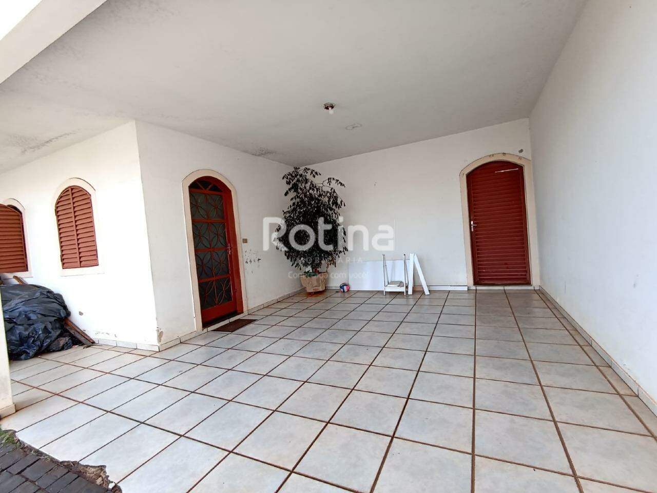 Casa à venda, 3 quartos em Uberlândia no bairro Brasil no valor de R$ 580.000,00 - Rotina Imobiliária: 