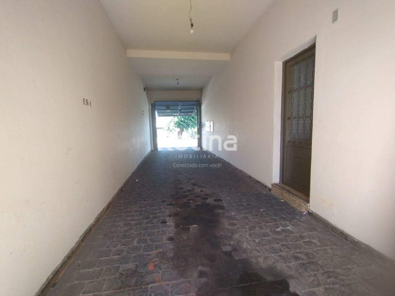 Casa para alugar, 3 quartos em Uberlândia no bairro Presidente Roosevelt no valor de R$ 2.200,00 - Rotina Imobiliária: 