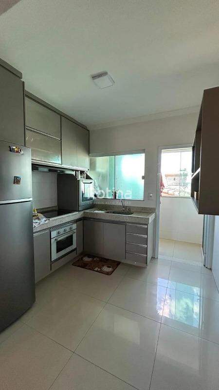 Apartamento à venda, 2 quartos em Uberlândia no bairro Granada no valor de R$ 380.000,00 - Rotina Imobiliária: 
