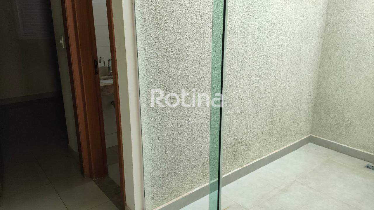 Casa para alugar, 3 quartos em Uberlândia no bairro Granada no valor de R$ 2.200,00 - Rotina Imobiliária: 