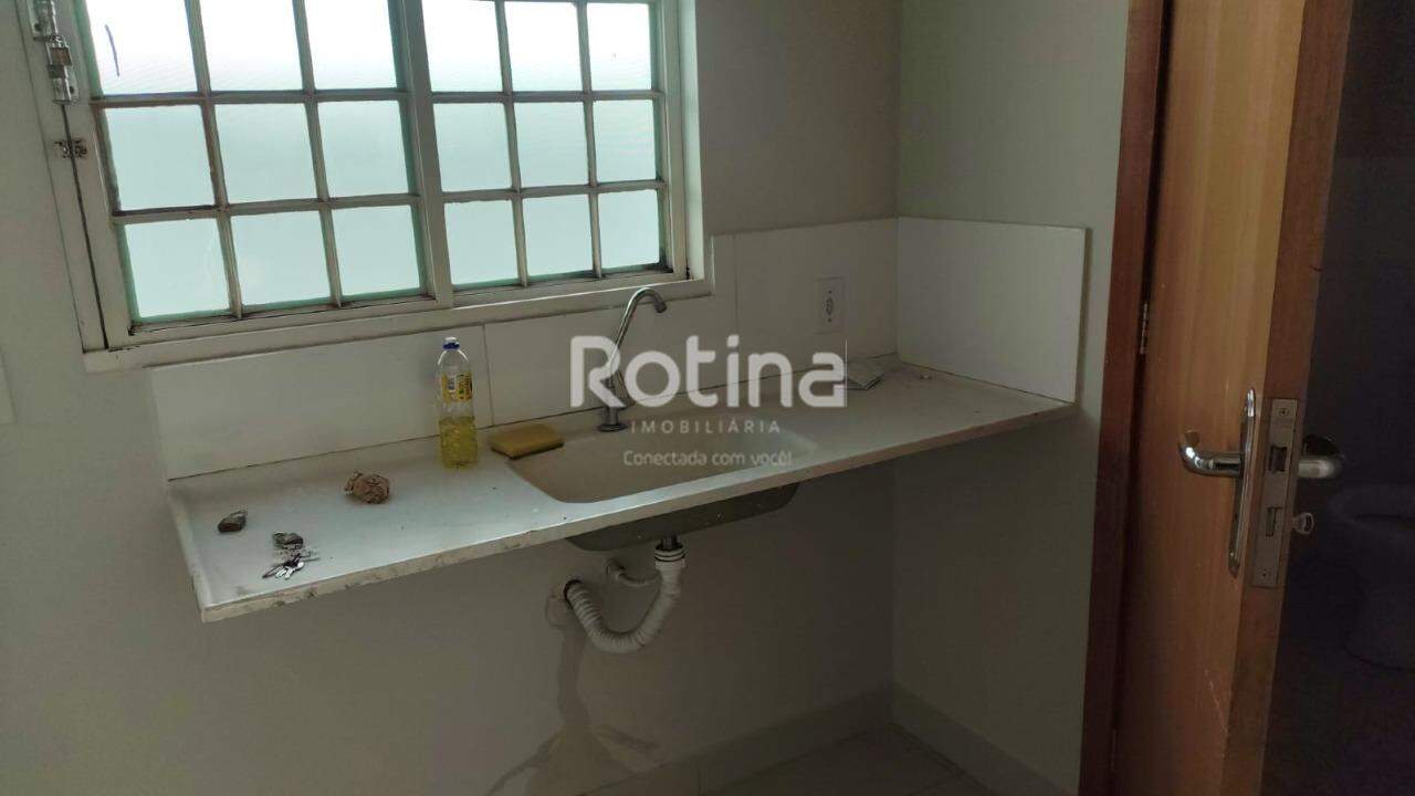 Comercial para alugar, em Uberlândia no bairro Saraiva no valor de R$ 2.800,00 - Rotina Imobiliária: 