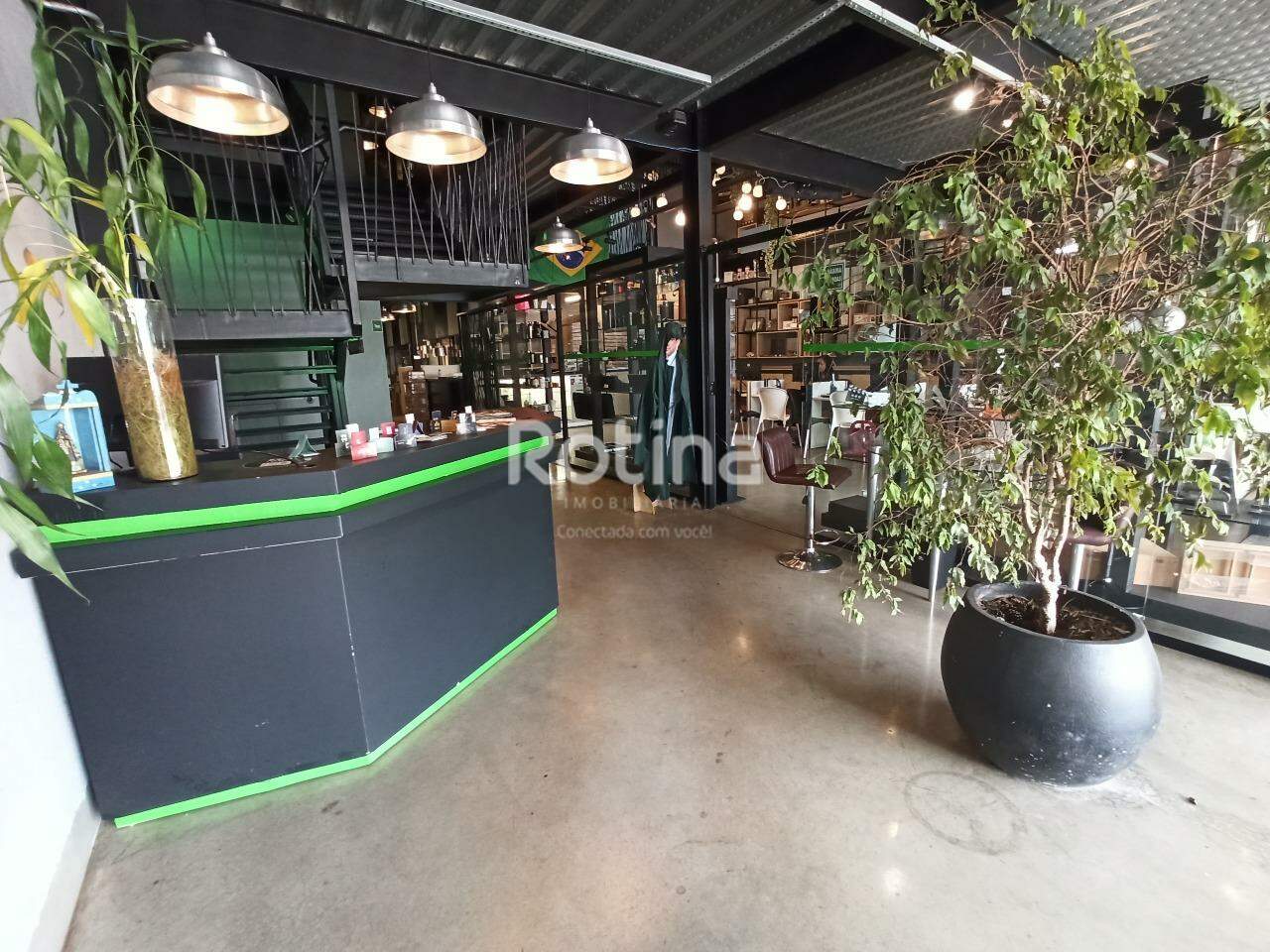 Sala para alugar, em Uberlândia no bairro Centro no valor de R$ 3.000,00 - Rotina Imobiliária: 