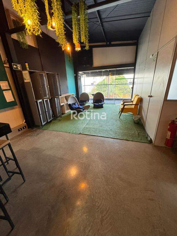 Sala para alugar, em Uberlândia no bairro Centro no valor de R$ 2.500,00 - Rotina Imobiliária: 