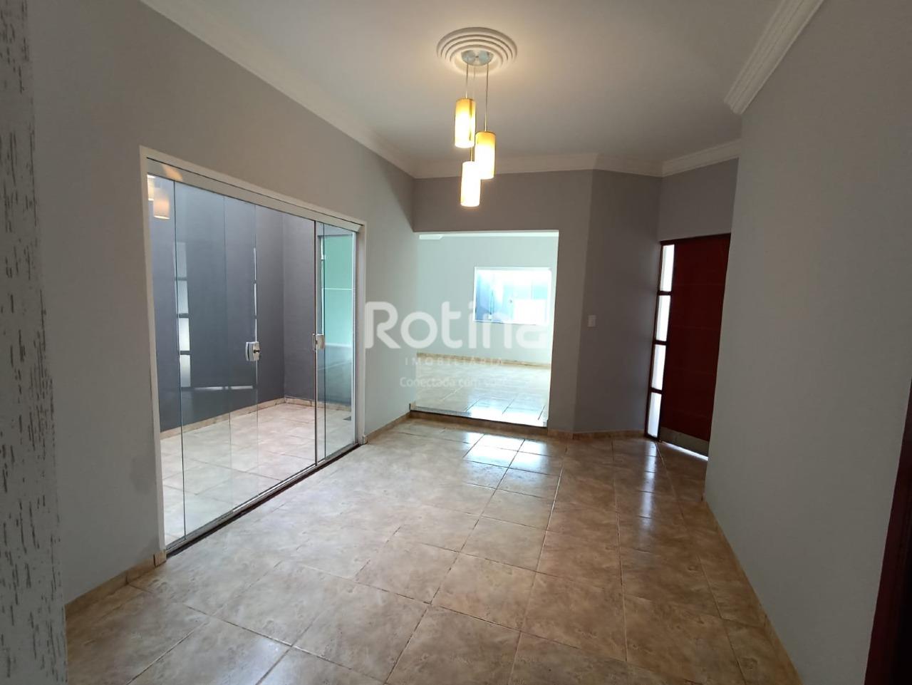 Casa à venda, 3 quartos em Uberlândia no bairro Cidade Jardim no valor de R$ 650.000,00 - Rotina Imobiliária: 