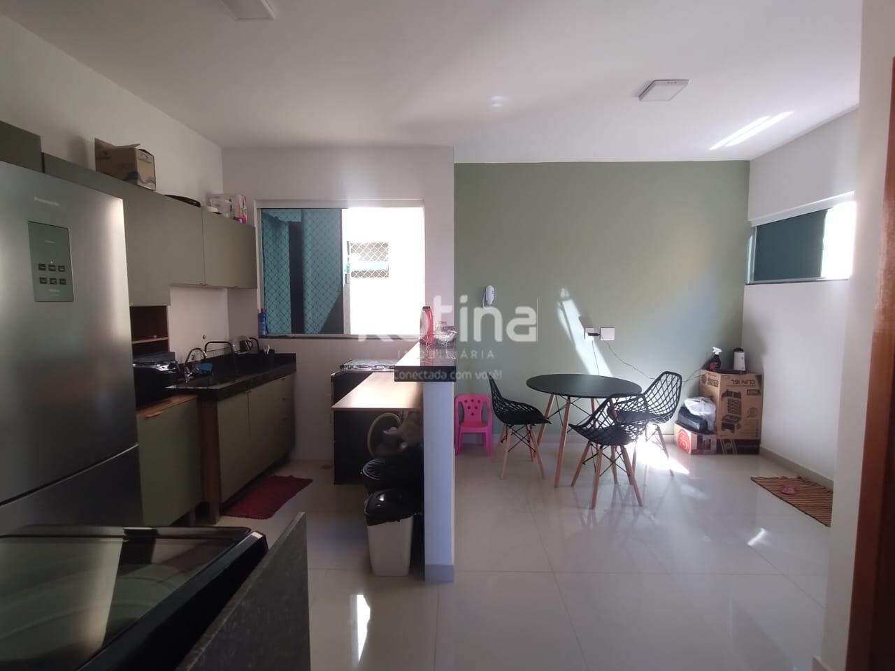 Apartamento para alugar, 2 quartos em Uberlândia no bairro Taiaman no valor de R$ 900,00 - Rotina Imobiliária: 