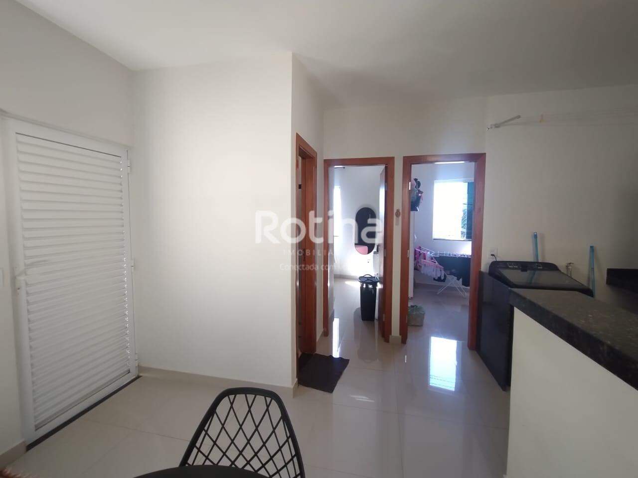 Apartamento para alugar, 2 quartos em Uberlândia no bairro Taiaman no valor de R$ 900,00 - Rotina Imobiliária: 