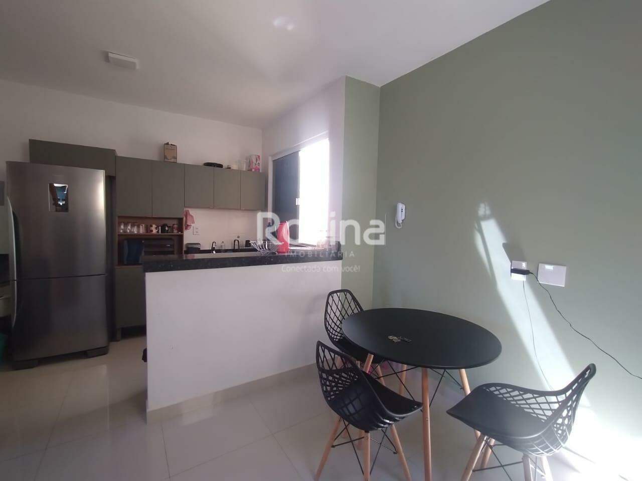 Apartamento para alugar, 2 quartos em Uberlândia no bairro Taiaman no valor de R$ 900,00 - Rotina Imobiliária: 