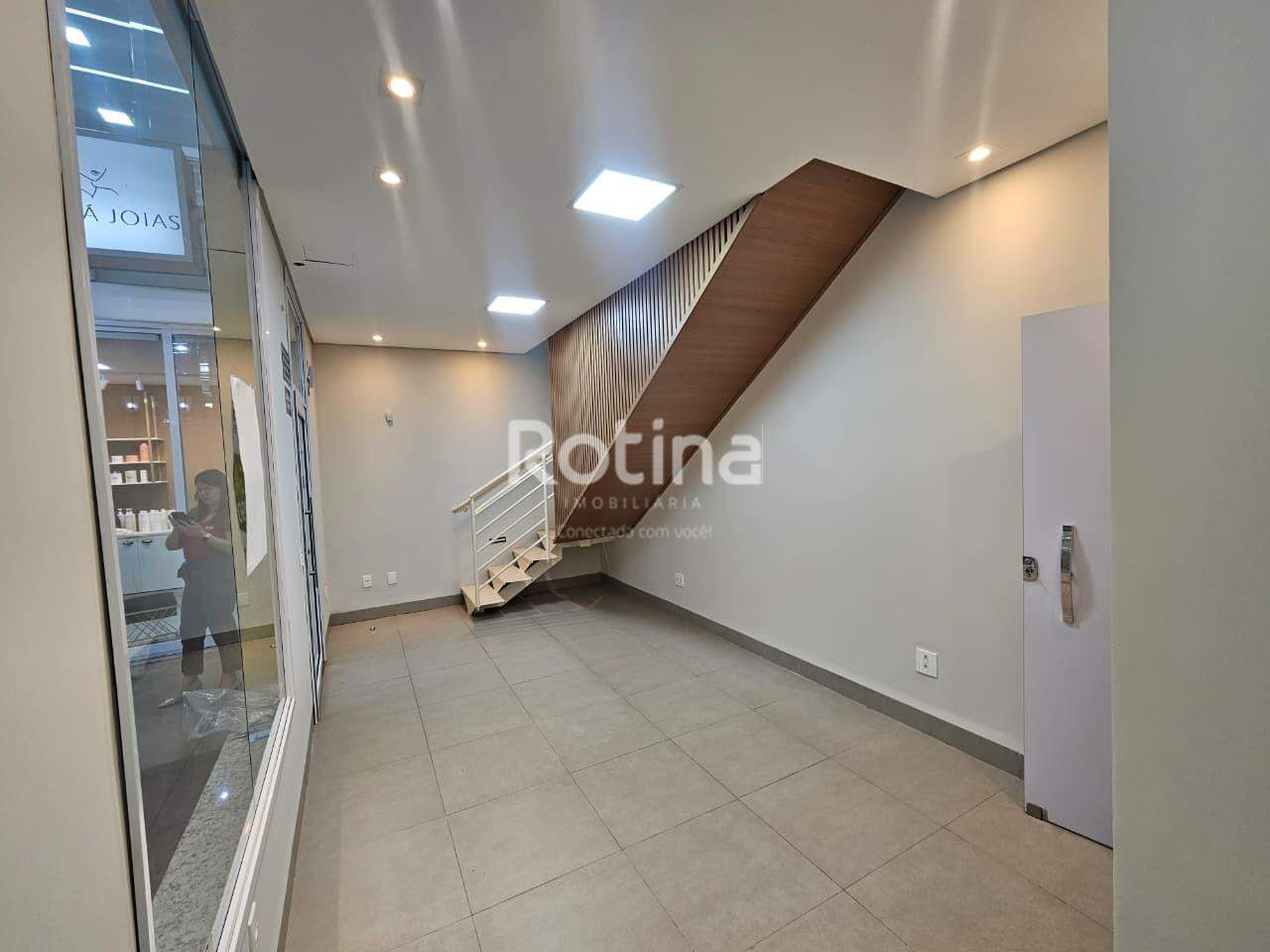 Comercial para alugar, em Uberlândia no bairro Centro no valor de R$ 2.400,00 - Rotina Imobiliária: 