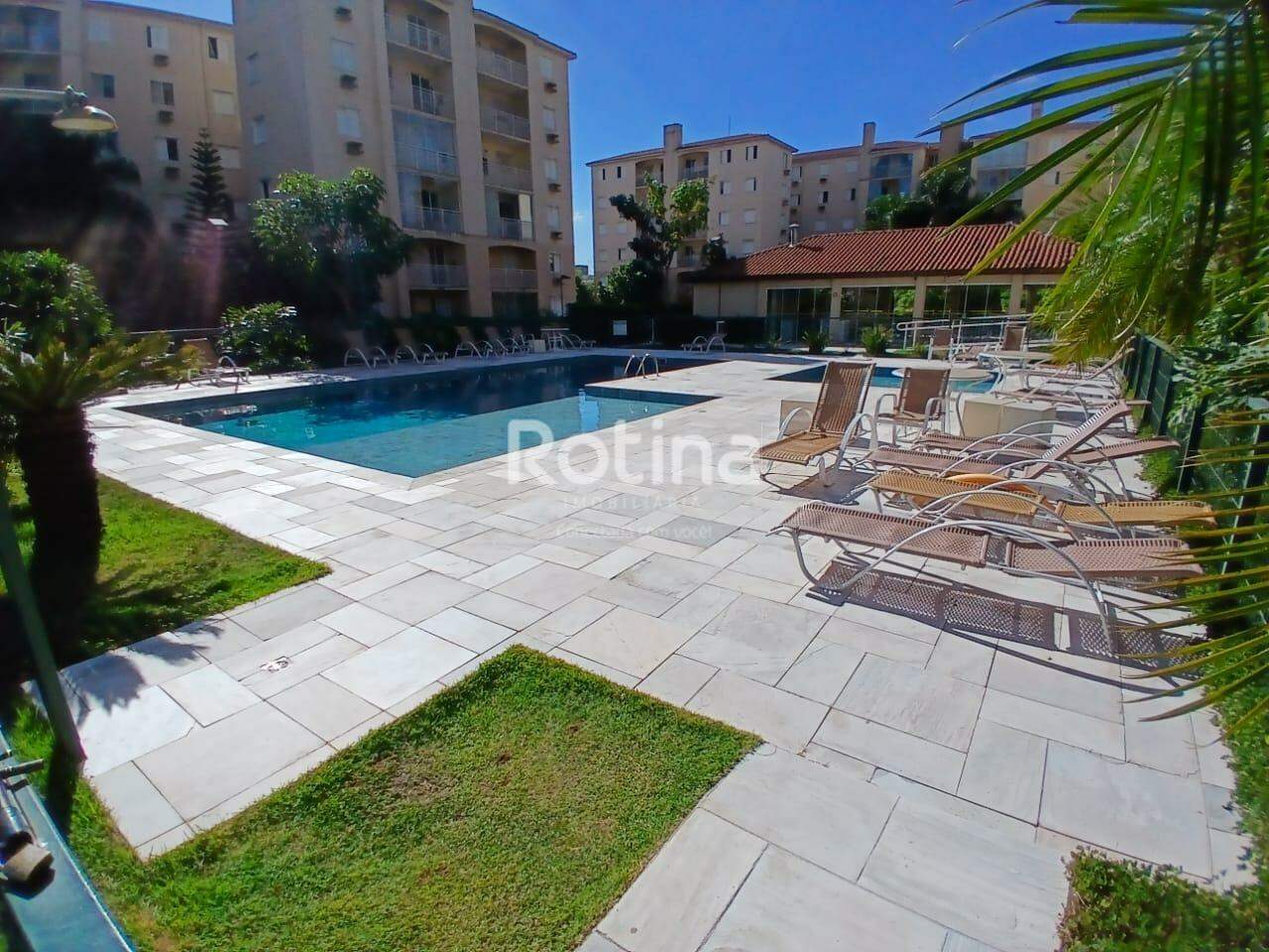 Apartamento à venda, 3 quartos em Uberlândia no bairro Santa Mônica no valor de R$ 400.000,00 - Rotina Imobiliária: 