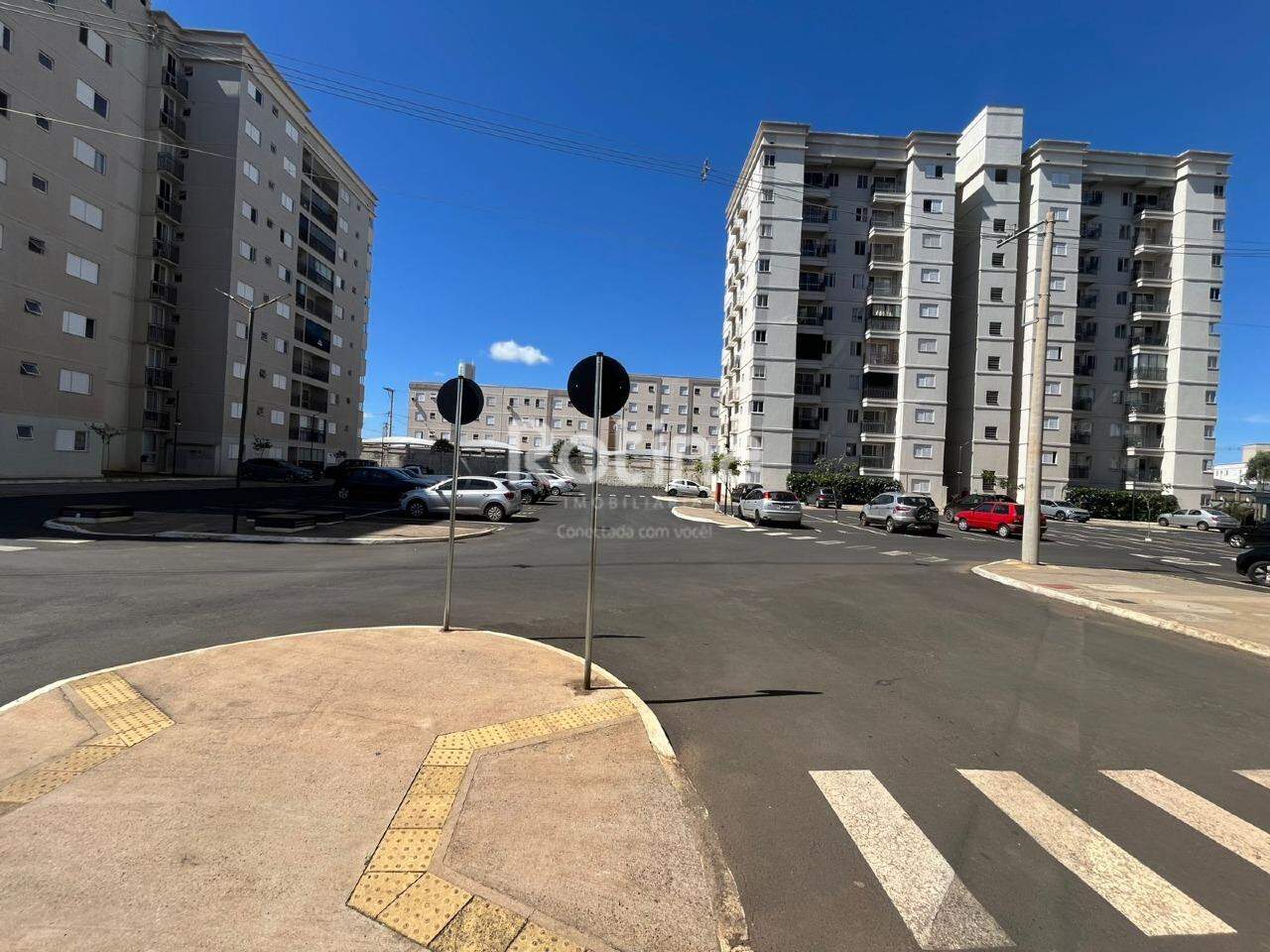 Apartamento para alugar, 3 quartos em Uberlândia no bairro Grand Ville no valor de R$ 1.950,00 - Rotina Imobiliária: 