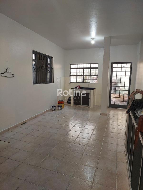 Casa para alugar, 3 quartos em Uberlândia no bairro Brasil no valor de R$ 2.500,00 - Rotina Imobiliária: 