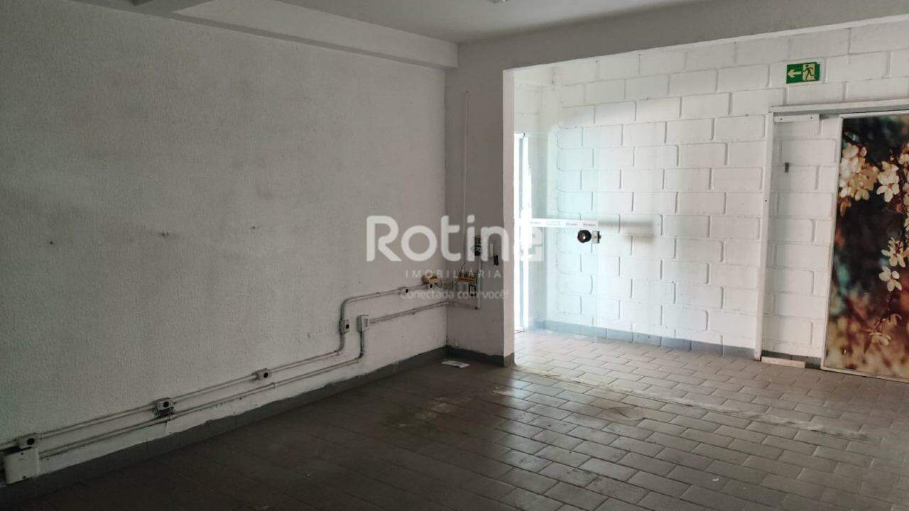 Galpão para alugar, em Uberlândia no bairro Segismundo Pereira no valor de R$ 7.900,00 - Rotina Imobiliária: 