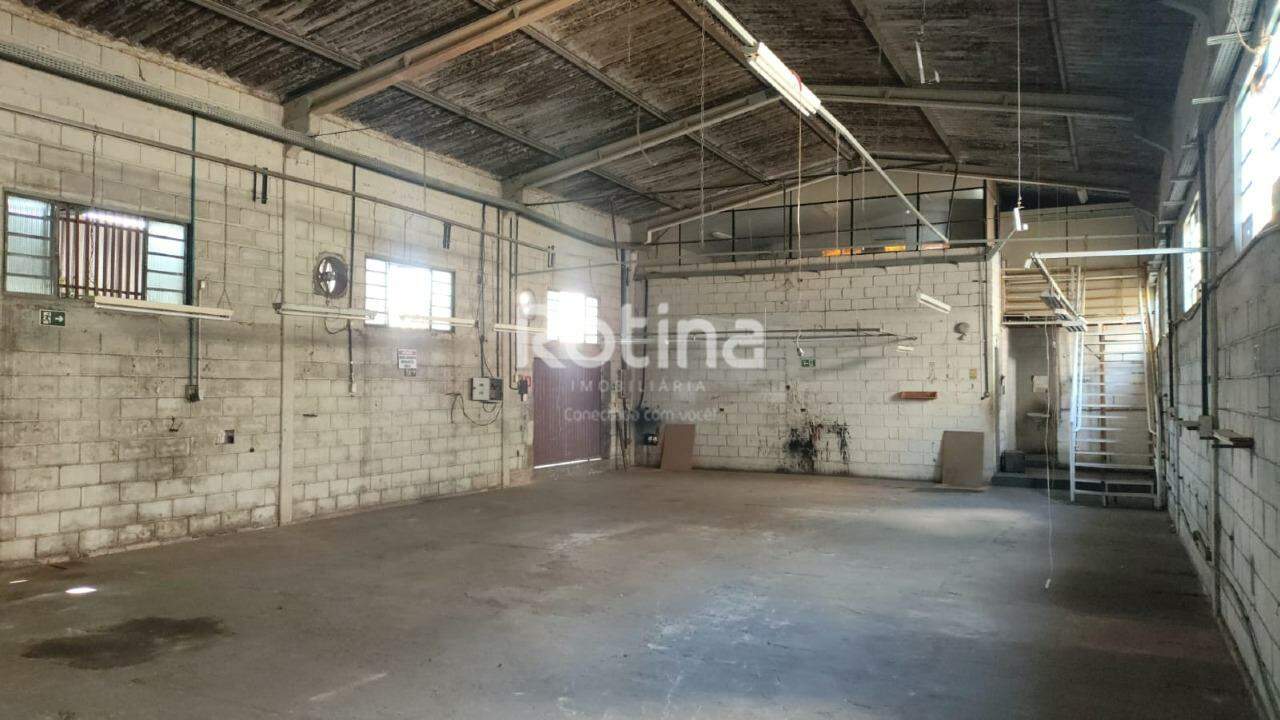 Galpão para alugar, em Uberlândia no bairro Segismundo Pereira no valor de R$ 7.900,00 - Rotina Imobiliária: 