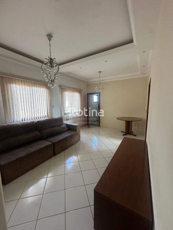 Apartamento à venda, 3 quartos em Uberlândia no bairro Santa Mônica no valor de R$ 425.000,00 - Rotina Imobiliária: 