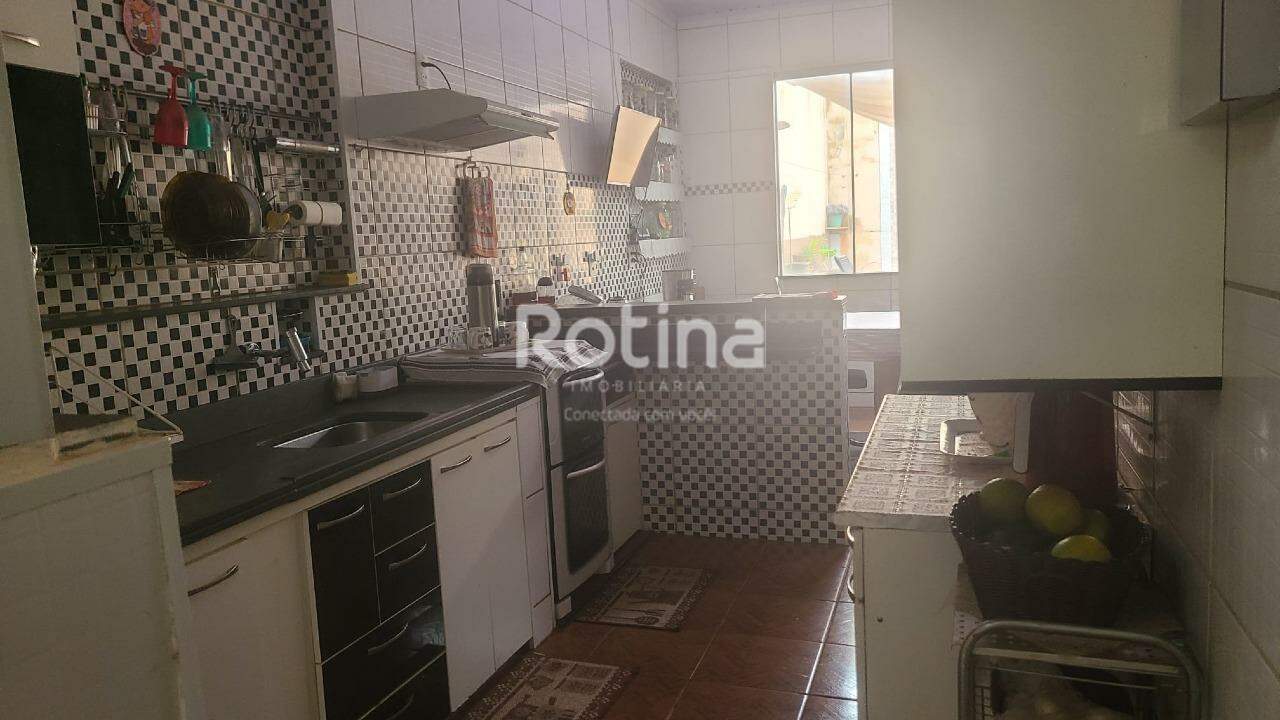 Casa à venda, 5 quartos em Uberlândia no bairro Granada no valor de R$ 1.150.000,00 - Rotina Imobiliária: 