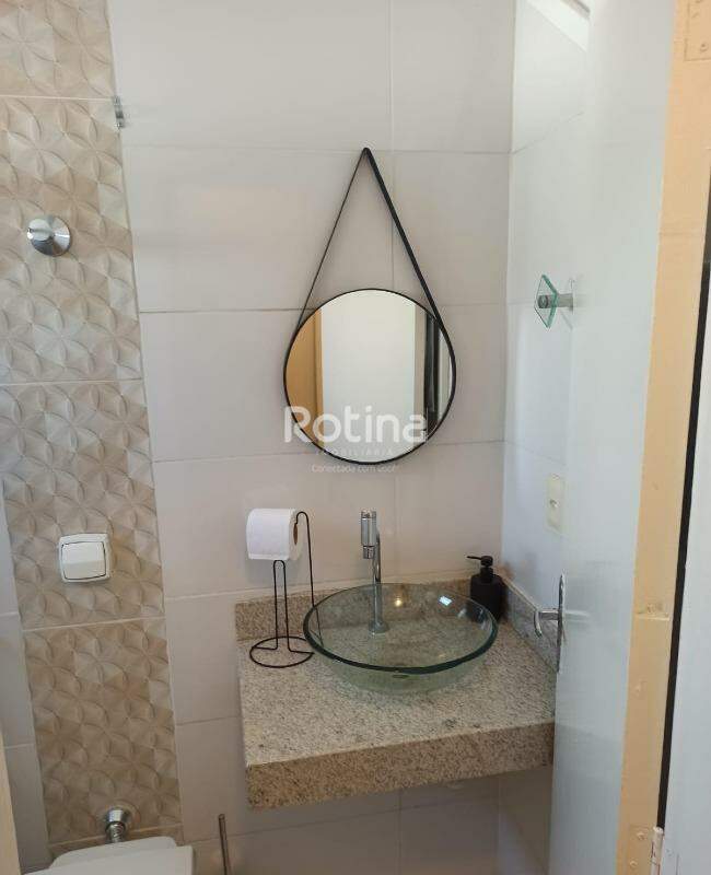 Apartamento à venda, 3 quartos em Uberlândia no bairro Santa Mônica no valor de R$ 450.000,00 - Rotina Imobiliária: 