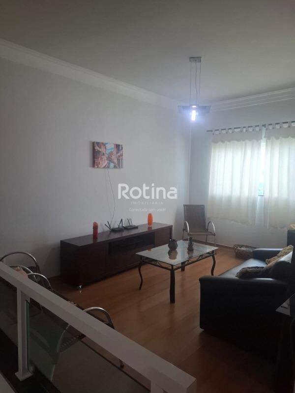 Casa à venda, 2 quartos em Uberlândia no bairro Santa Rosa no valor de R$ 850.000,00 - Rotina Imobiliária: 