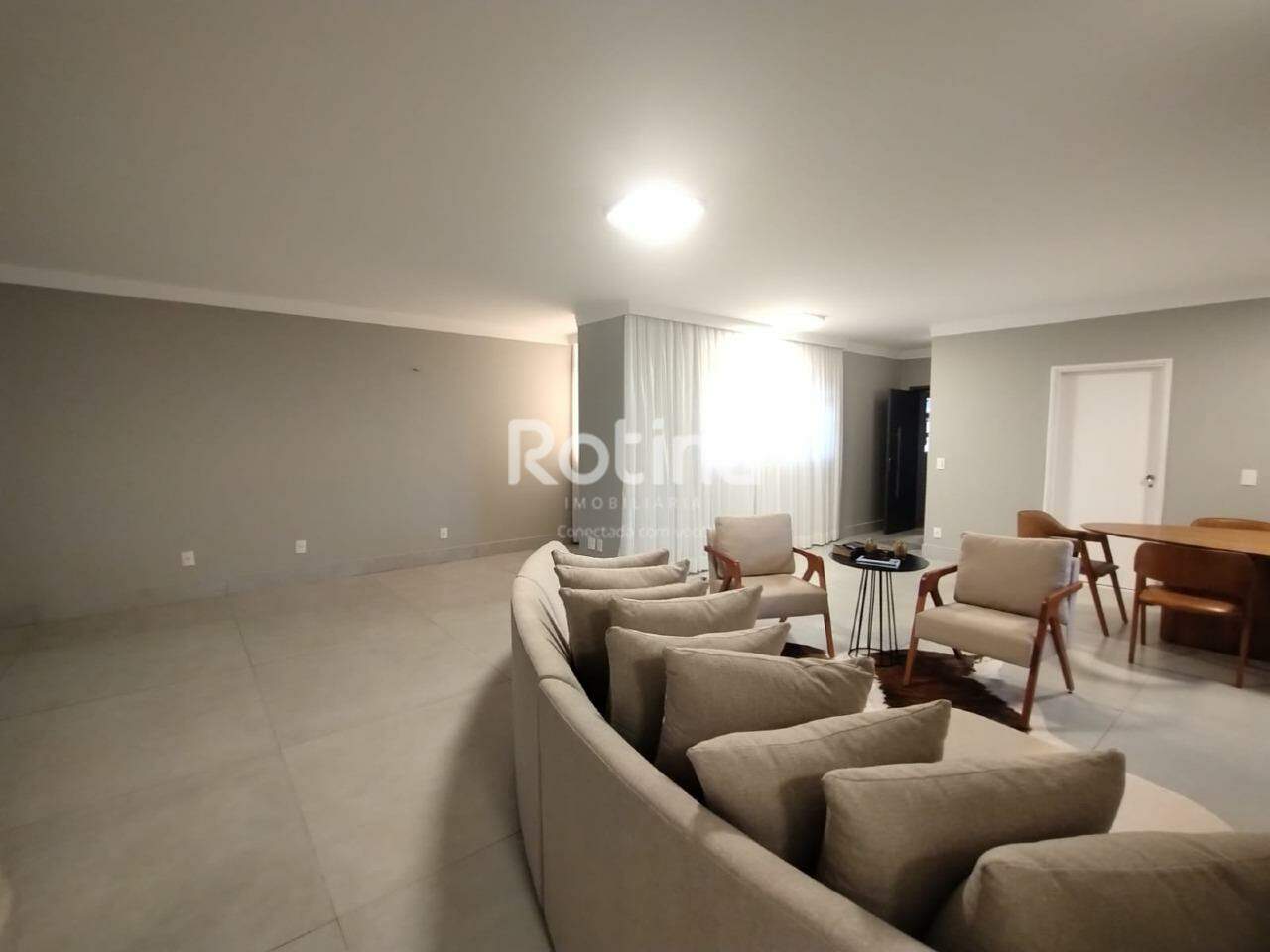 Apartamento para alugar, 3 quartos em Uberlândia no bairro Centro no valor de R$ 3.700,00 - Rotina Imobiliária: 