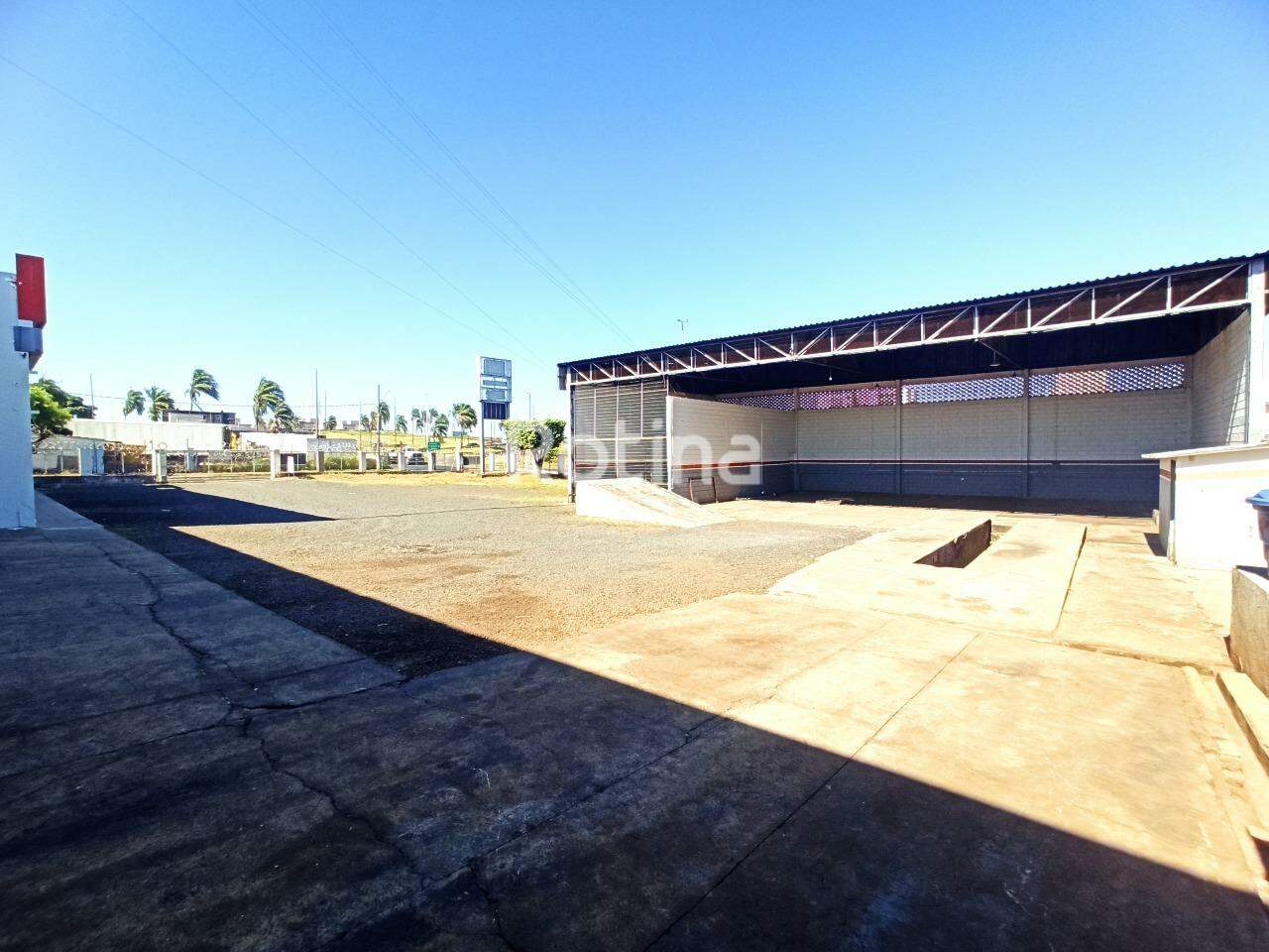 Galpão para alugar, em Uberlândia no bairro Marta Helena no valor de R$ 24.000,00 - Rotina Imobiliária: 