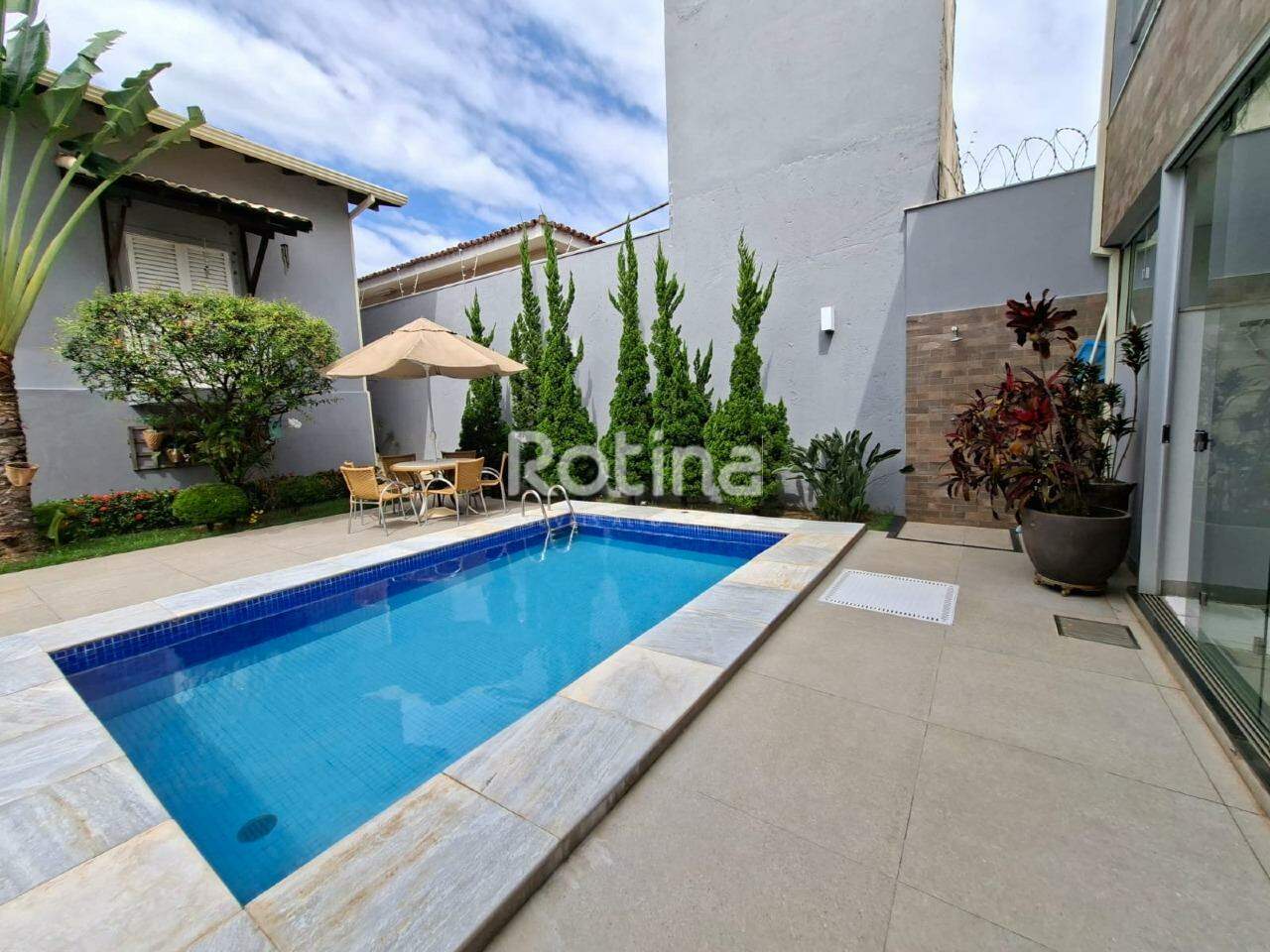 Casa à venda, 3 quartos em Uberlândia no bairro Saraiva no valor de R$ 1.800.000,00 - Rotina Imobiliária: 