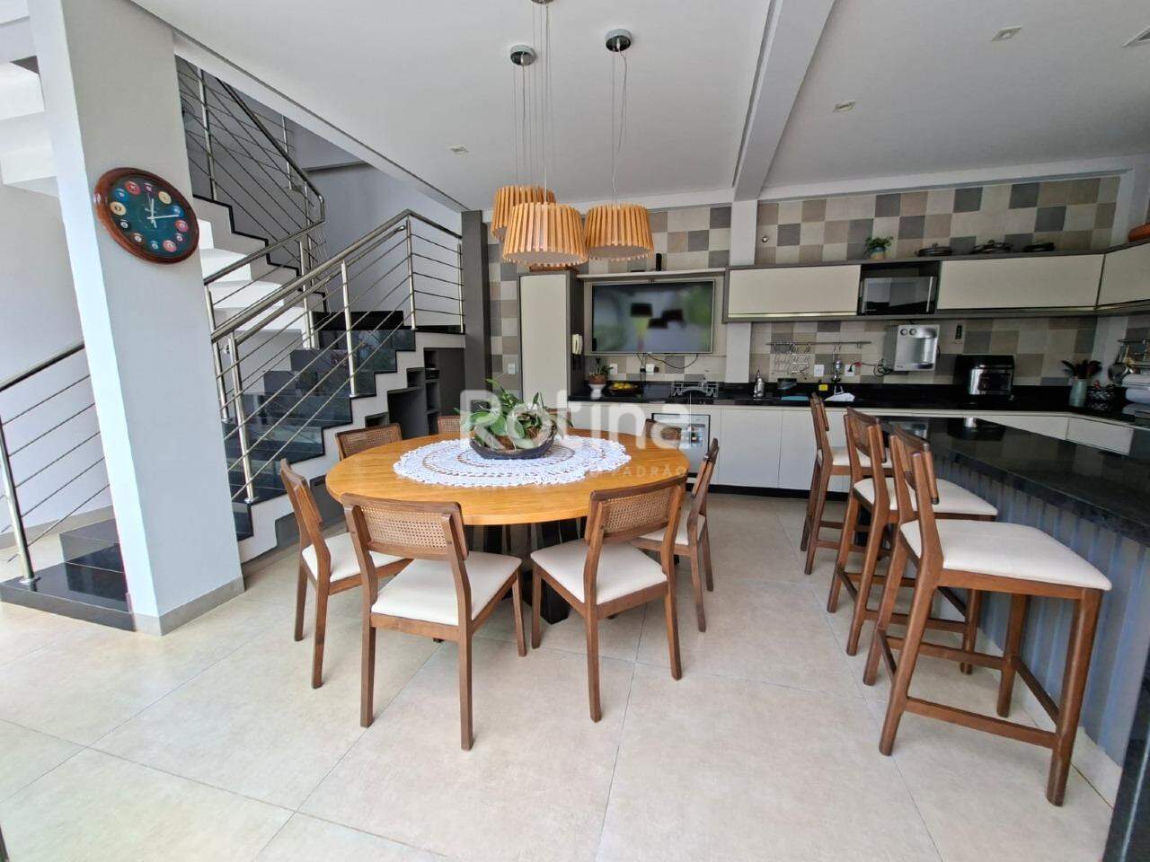 Casa à venda, 3 quartos em Uberlândia no bairro Saraiva no valor de R$ 1.800.000,00 - Rotina Imobiliária: 