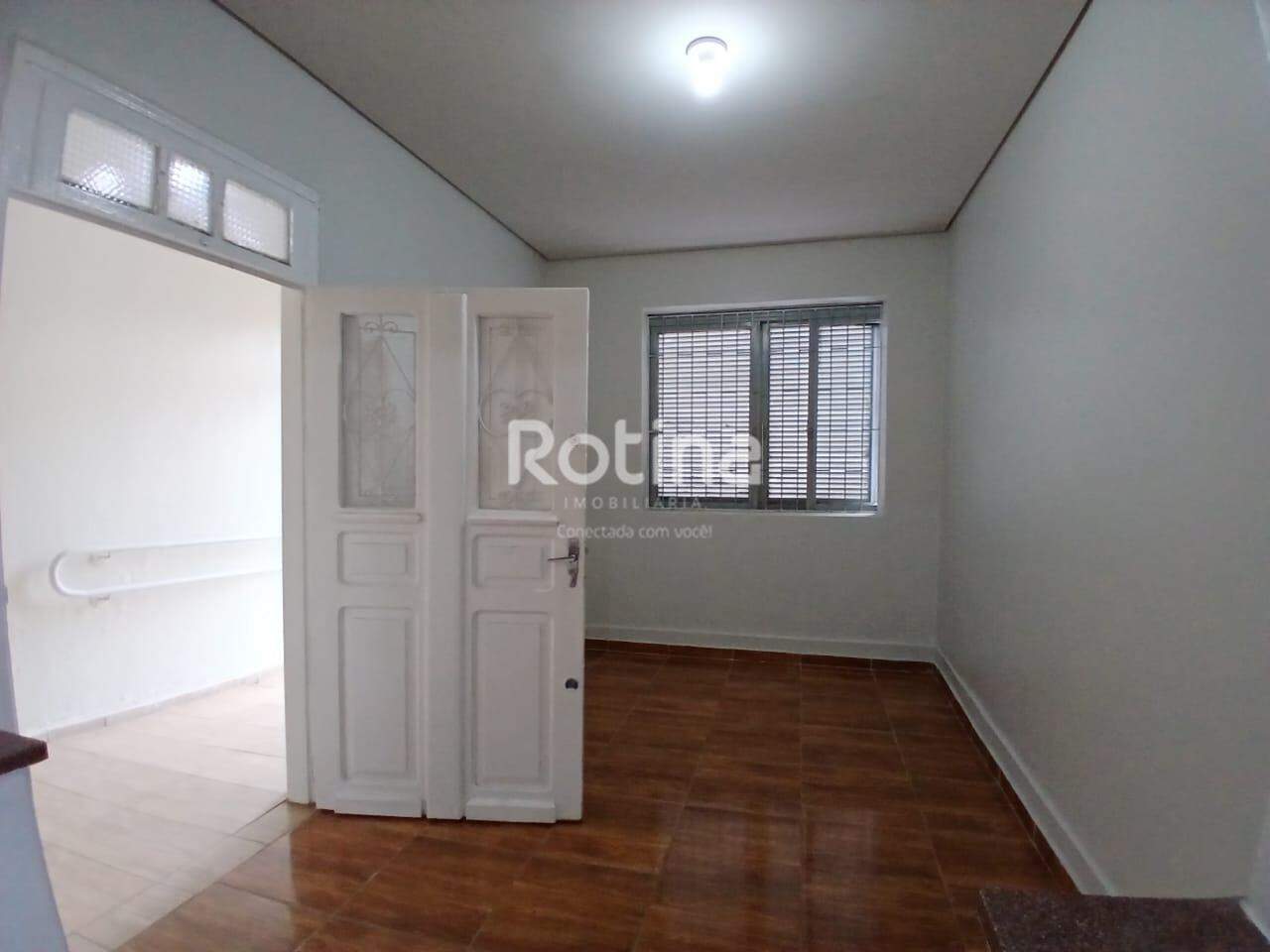 Casa Comercial para alugar, em Uberlândia no bairro Lídice no valor de R$ 2.500,00 - Rotina Imobiliária: 