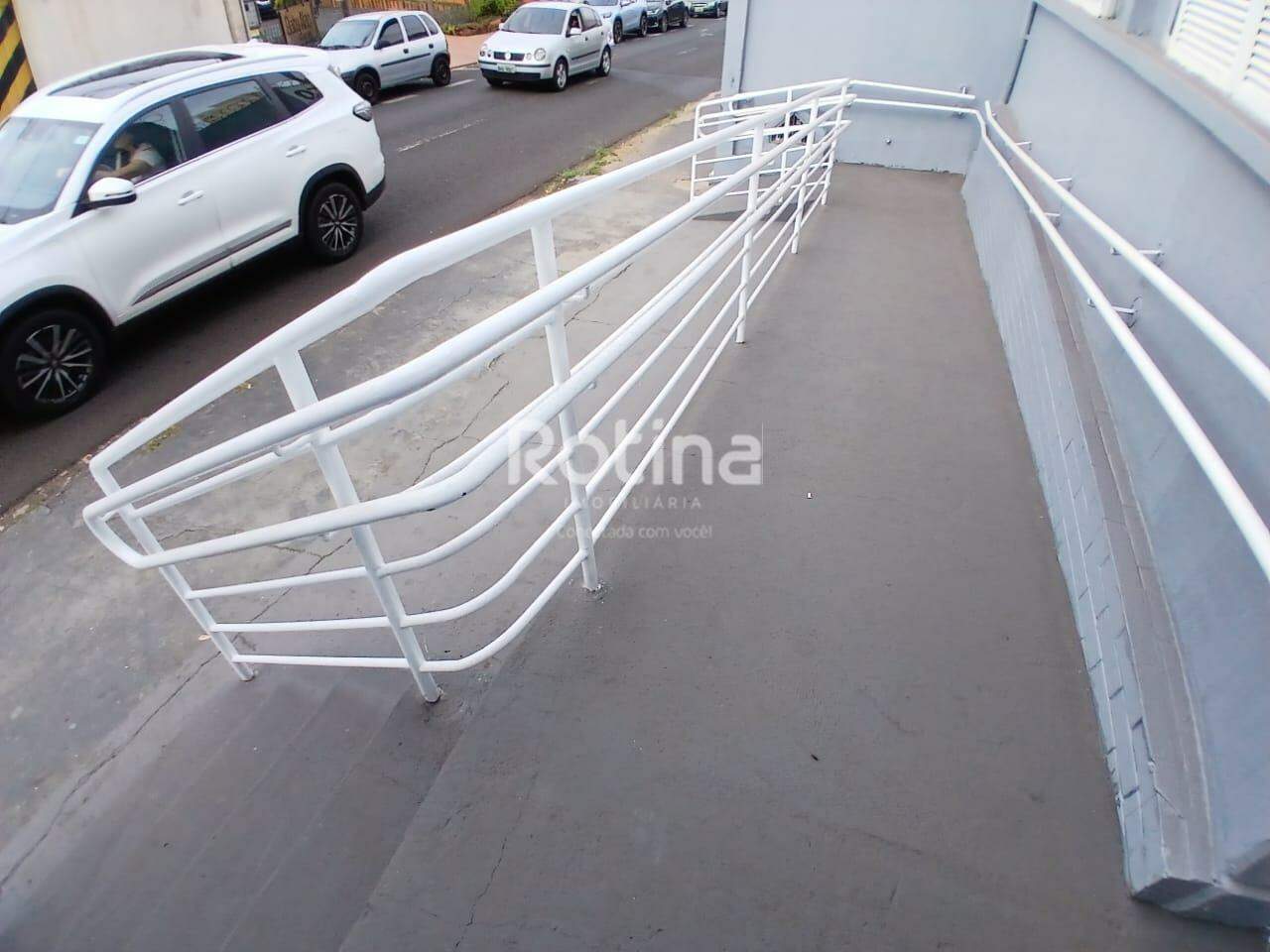Casa Comercial para alugar, em Uberlândia no bairro Lídice no valor de R$ 2.500,00 - Rotina Imobiliária: 