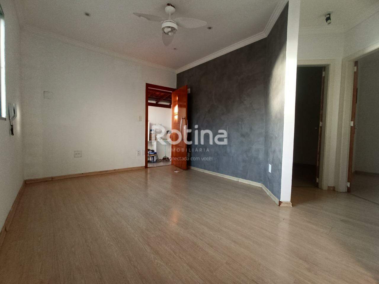 Casa Condomínio Fechado para alugar, 3 quartos em Uberlândia no bairro Chacaras Tubalina e Quartel no valor de R$ 2.500,00 - Rotina Imobiliária: 