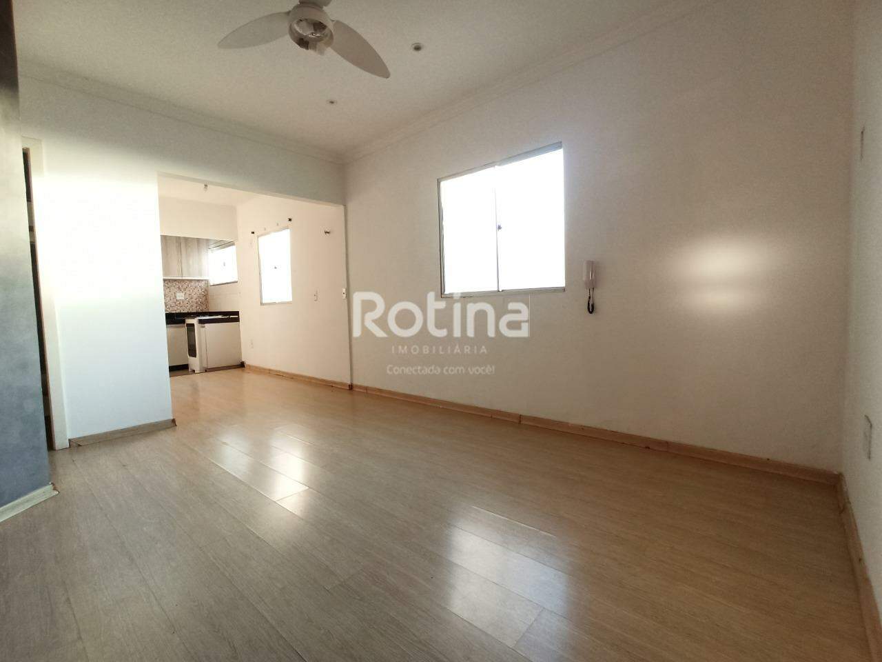 Casa Condomínio Fechado para alugar, 3 quartos em Uberlândia no bairro Chacaras Tubalina e Quartel no valor de R$ 2.500,00 - Rotina Imobiliária: 