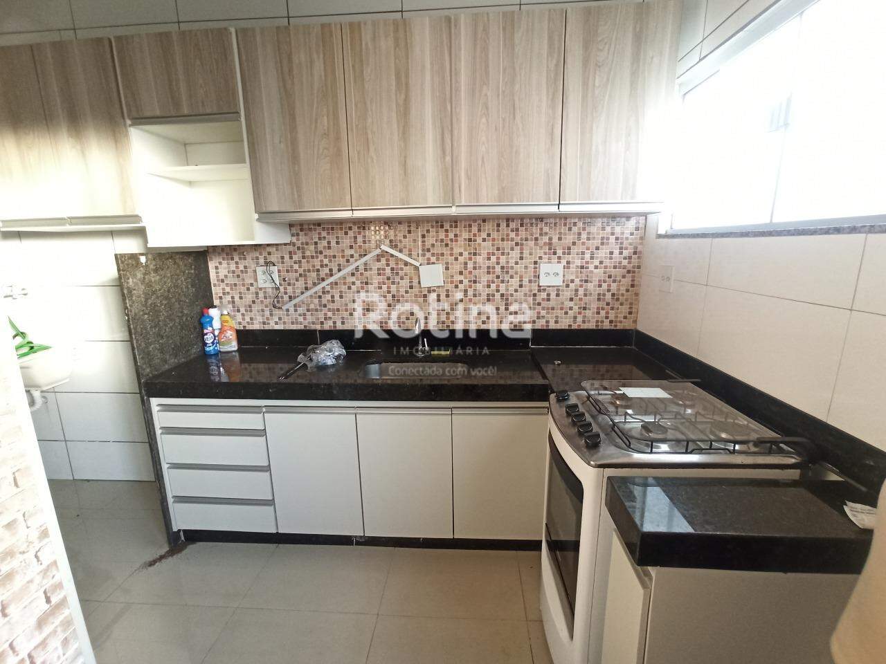 Casa Condomínio Fechado para alugar, 3 quartos em Uberlândia no bairro Chacaras Tubalina e Quartel no valor de R$ 2.500,00 - Rotina Imobiliária: 