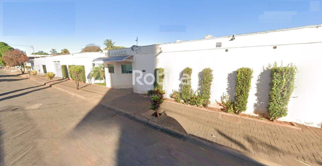 Casa Condomínio Fechado para alugar, 3 quartos em Uberlândia no bairro Chacaras Tubalina e Quartel no valor de R$ 2.500,00 - Rotina Imobiliária: 