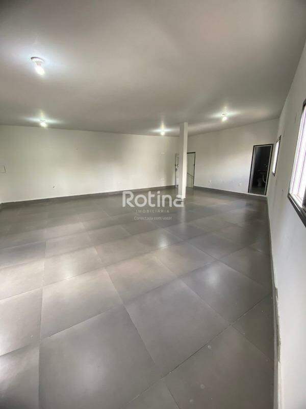 Sala para alugar, em Uberlândia no bairro Cazeca no valor de R$ 2.000,00 - Rotina Imobiliária: 