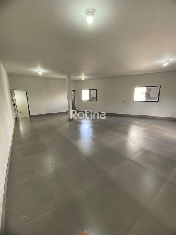Sala para alugar, em Uberlândia no bairro Cazeca no valor de R$ 2.000,00 - Rotina Imobiliária: 