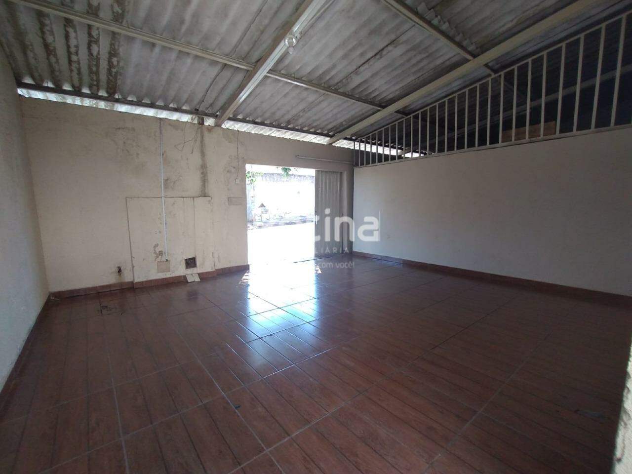 Casa para alugar, 4 quartos em Uberlândia no bairro Maravilha no valor de R$ 2.200,00 - Rotina Imobiliária: 