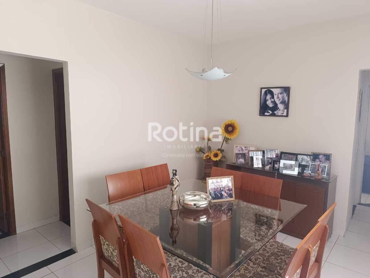 Casa à venda, 3 quartos em Uberlândia no bairro Presidente Roosevelt no valor de R$ 800.000,00 - Rotina Imobiliária: 