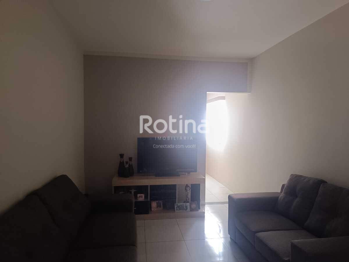 Casa à venda, 3 quartos em Uberlândia no bairro Presidente Roosevelt no valor de R$ 800.000,00 - Rotina Imobiliária: 