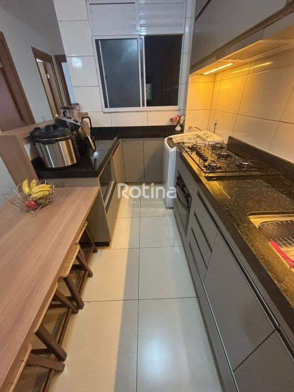 Apartamento à venda, 2 quartos em Uberlândia no bairro Martins no valor de R$ 290.000,00 - Rotina Imobiliária: 