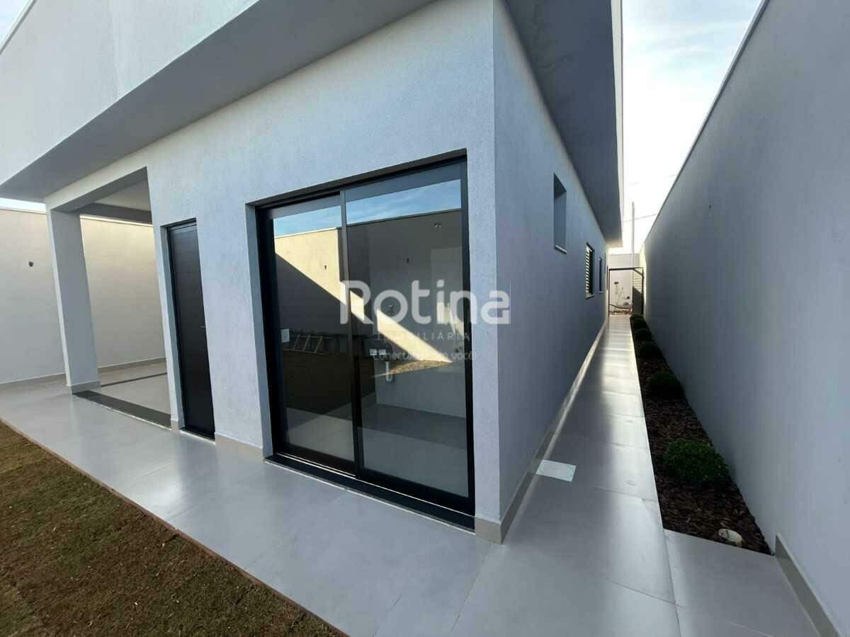 Casa à venda, 3 quartos em Uberlândia no bairro Aclimação no valor de R$ 1.200.000,00 - Rotina Imobiliária: 