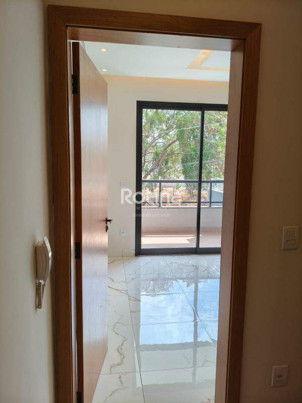 Casa à venda, 3 quartos em Uberlândia no bairro Cidade Jardim no valor de R$ 895.000,00 - Rotina Imobiliária: 