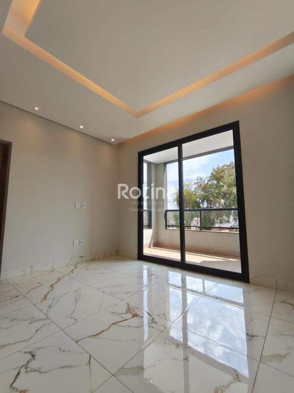Casa à venda, 3 quartos em Uberlândia no bairro Cidade Jardim no valor de R$ 895.000,00 - Rotina Imobiliária: 