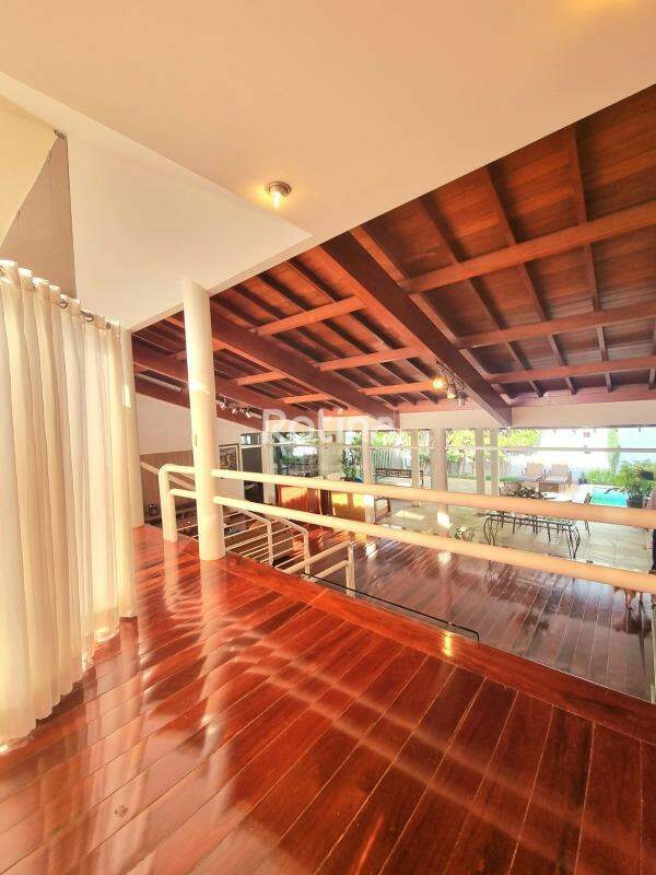 Casa à venda, 4 quartos em Uberlândia no bairro Saraiva no valor de R$ 1.580.000,00 - Rotina Imobiliária: 
