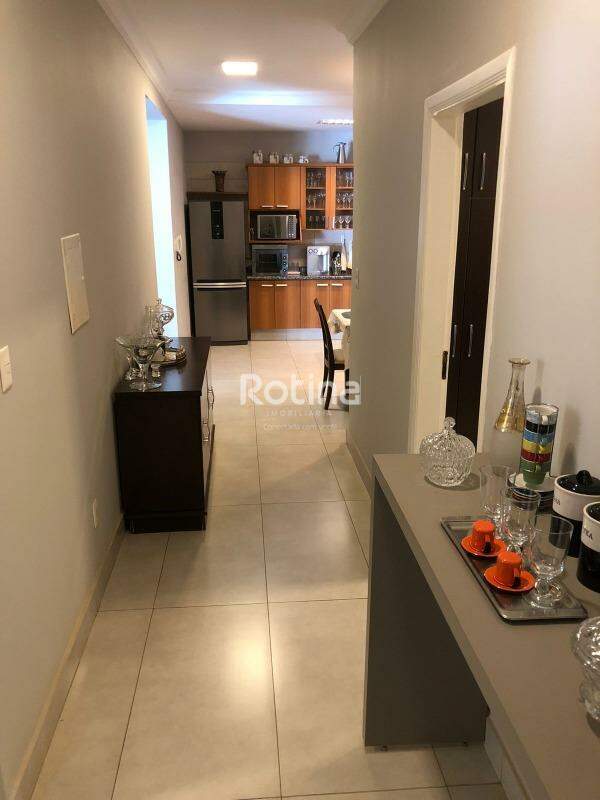 Casa à venda, 3 quartos em Uberlândia no bairro Jaraguá no valor de R$ 850.000,00 - Rotina Imobiliária: 