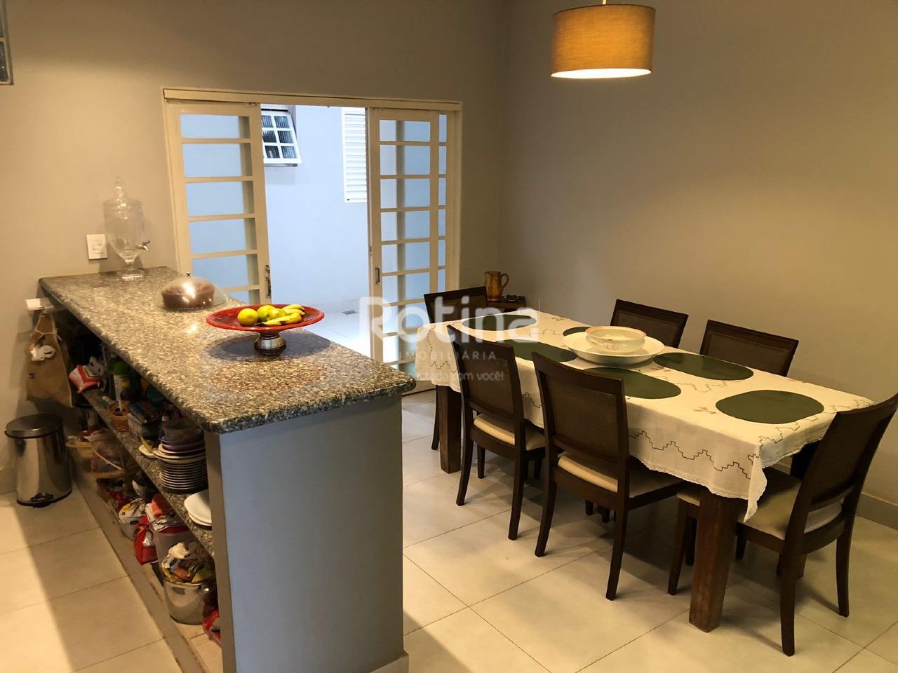 Casa à venda, 3 quartos em Uberlândia no bairro Jaraguá no valor de R$ 850.000,00 - Rotina Imobiliária: 