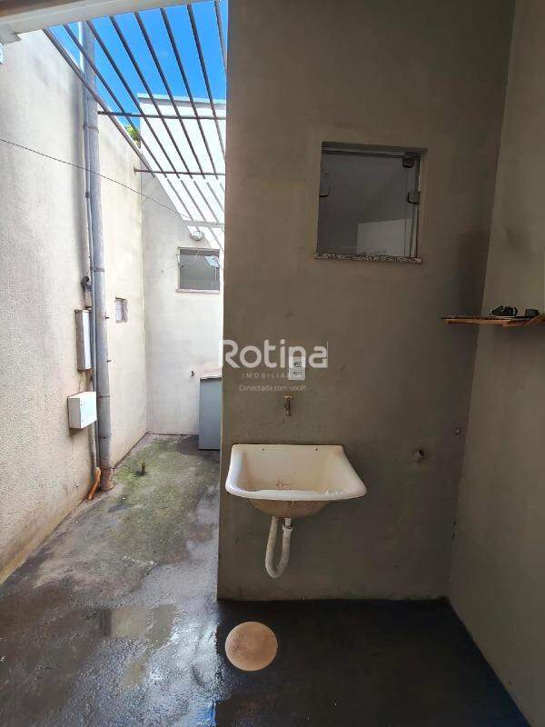 Casa à venda, 2 quartos em Uberlândia no bairro Segismundo Pereira no valor de R$ 395.000,00 - Rotina Imobiliária: 