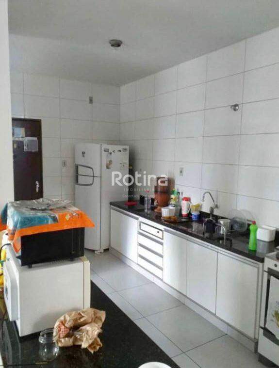 Apartamento à venda, 4 quartos em Uberlândia no bairro Osvaldo Rezende no valor de R$ 450.000,00 - Rotina Imobiliária: 