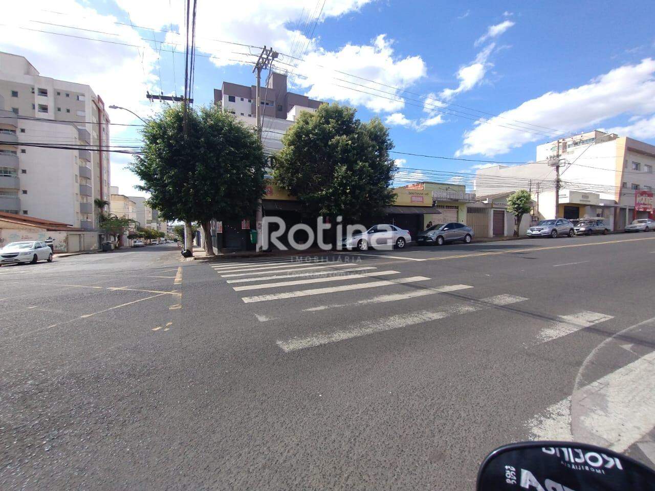 Loja para alugar, em Uberlândia no bairro Santa Mônica no valor de R$ 3.000,00 - Rotina Imobiliária: 
