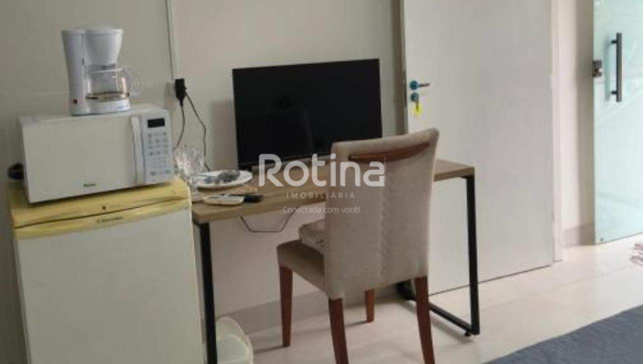 Flat para alugar, 1 quarto em Uberlândia no bairro Jardim Karaíba no valor de R$ 2.500,00 - Rotina Imobiliária: 