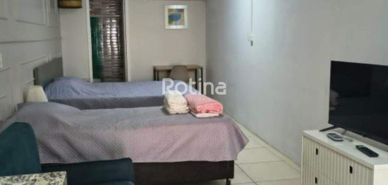 Flat para alugar, em Uberlândia no bairro Jardim Karaíba no valor de R$ 2.500,00 - Rotina Imobiliária: 