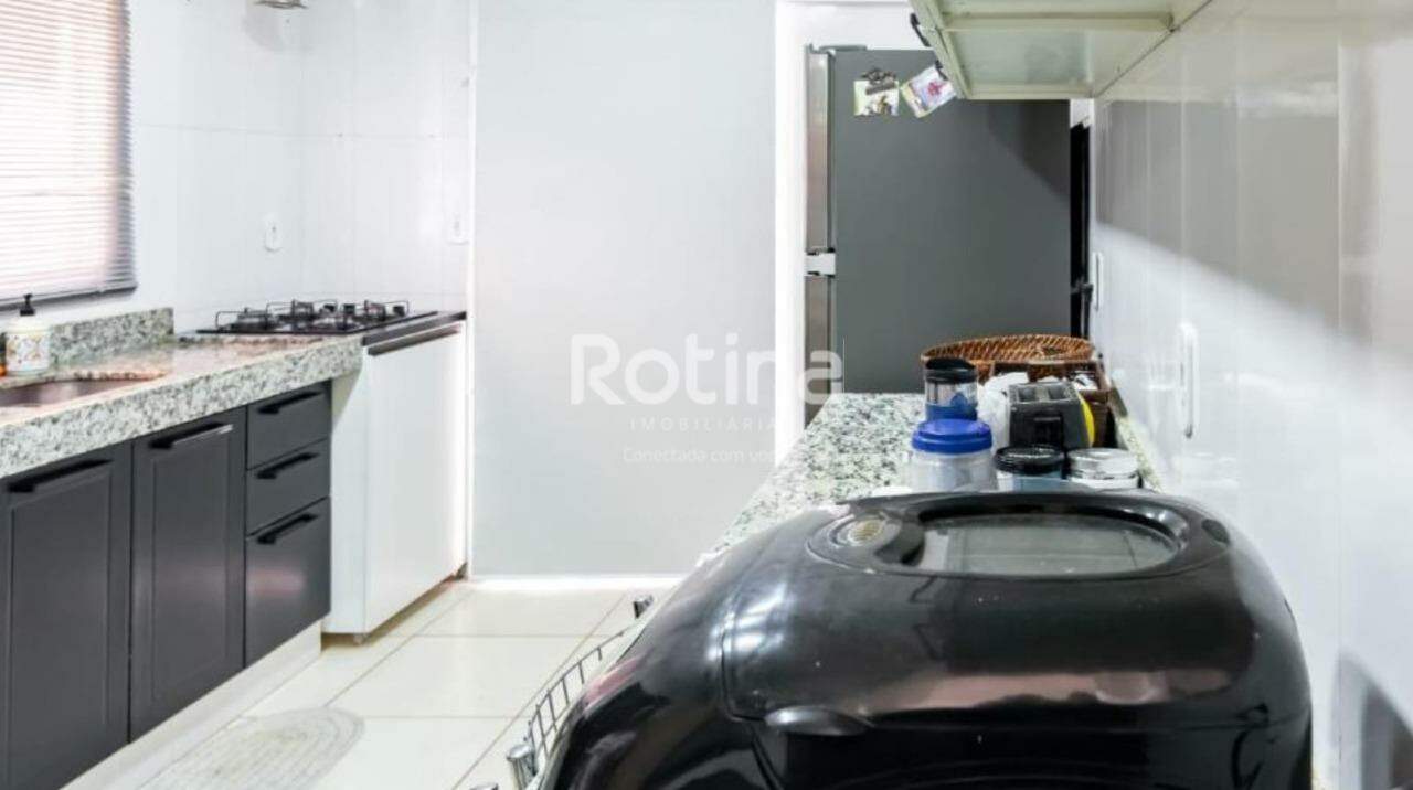 Flat para alugar, em Uberlândia no bairro Jardim Karaíba no valor de R$ 2.500,00 - Rotina Imobiliária: 
